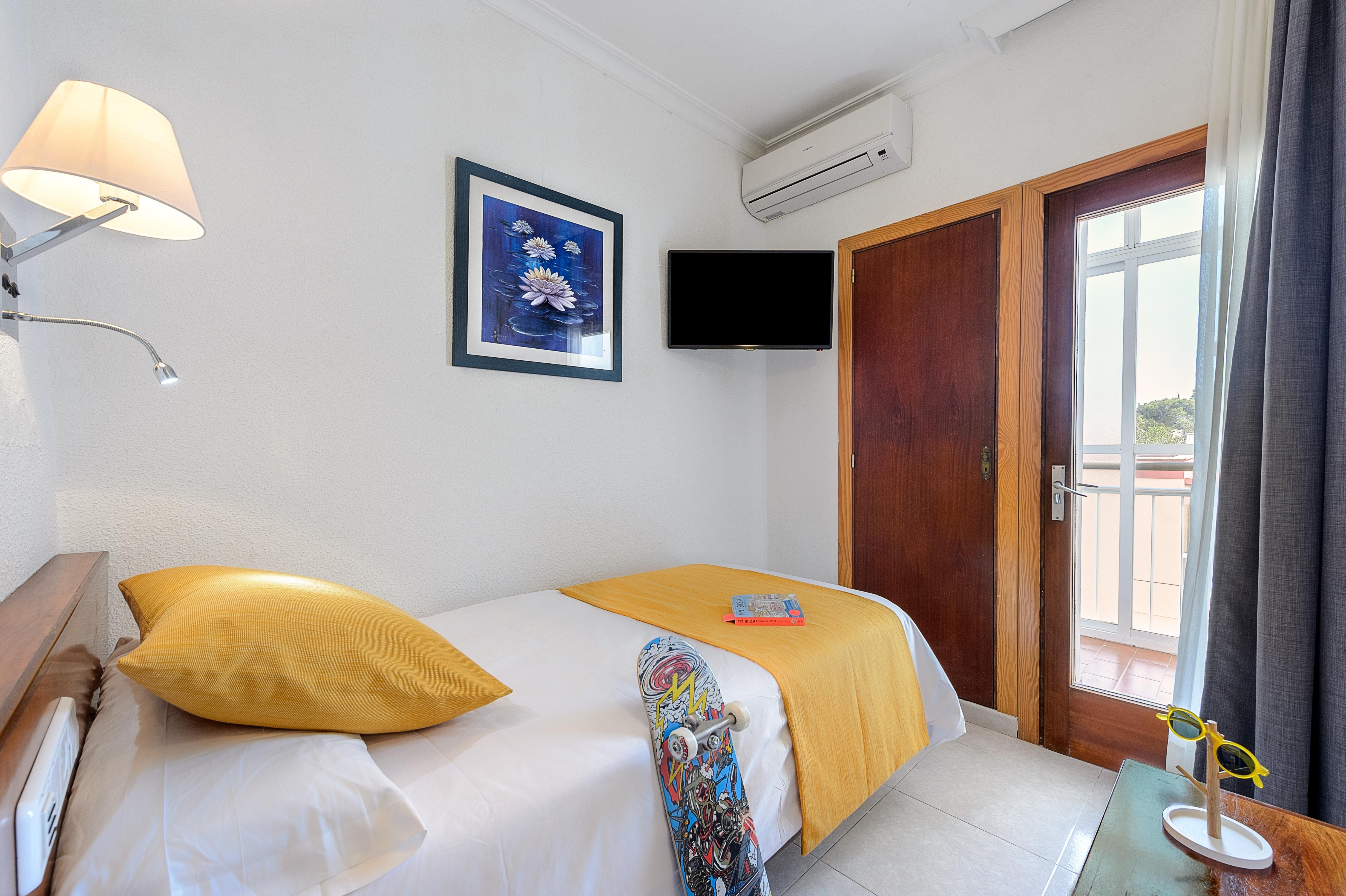 Aparthotel Vibra Bay San Antonio  Bagian luar foto