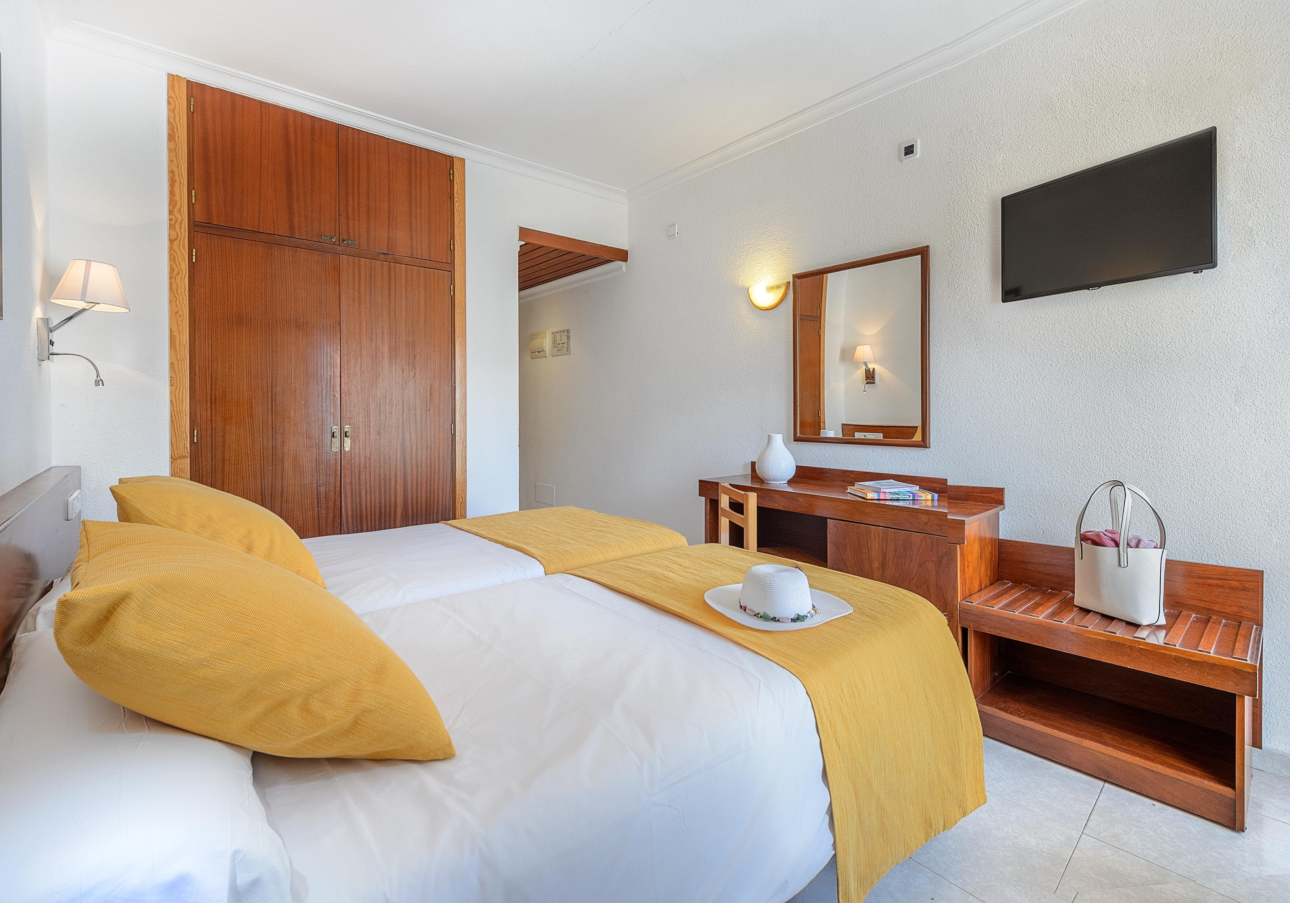 Aparthotel Vibra Bay San Antonio  Bagian luar foto