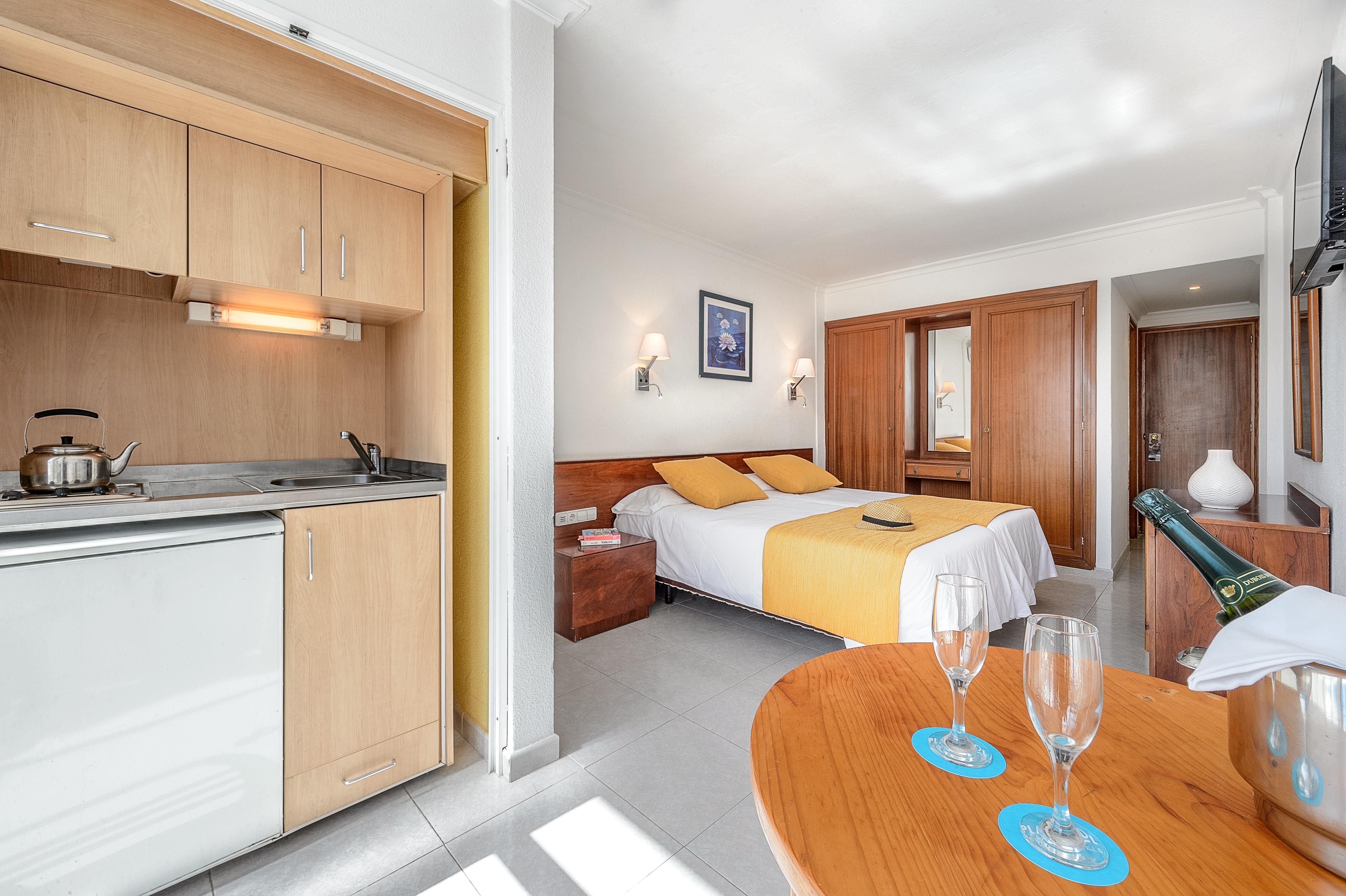 Aparthotel Vibra Bay San Antonio  Bagian luar foto