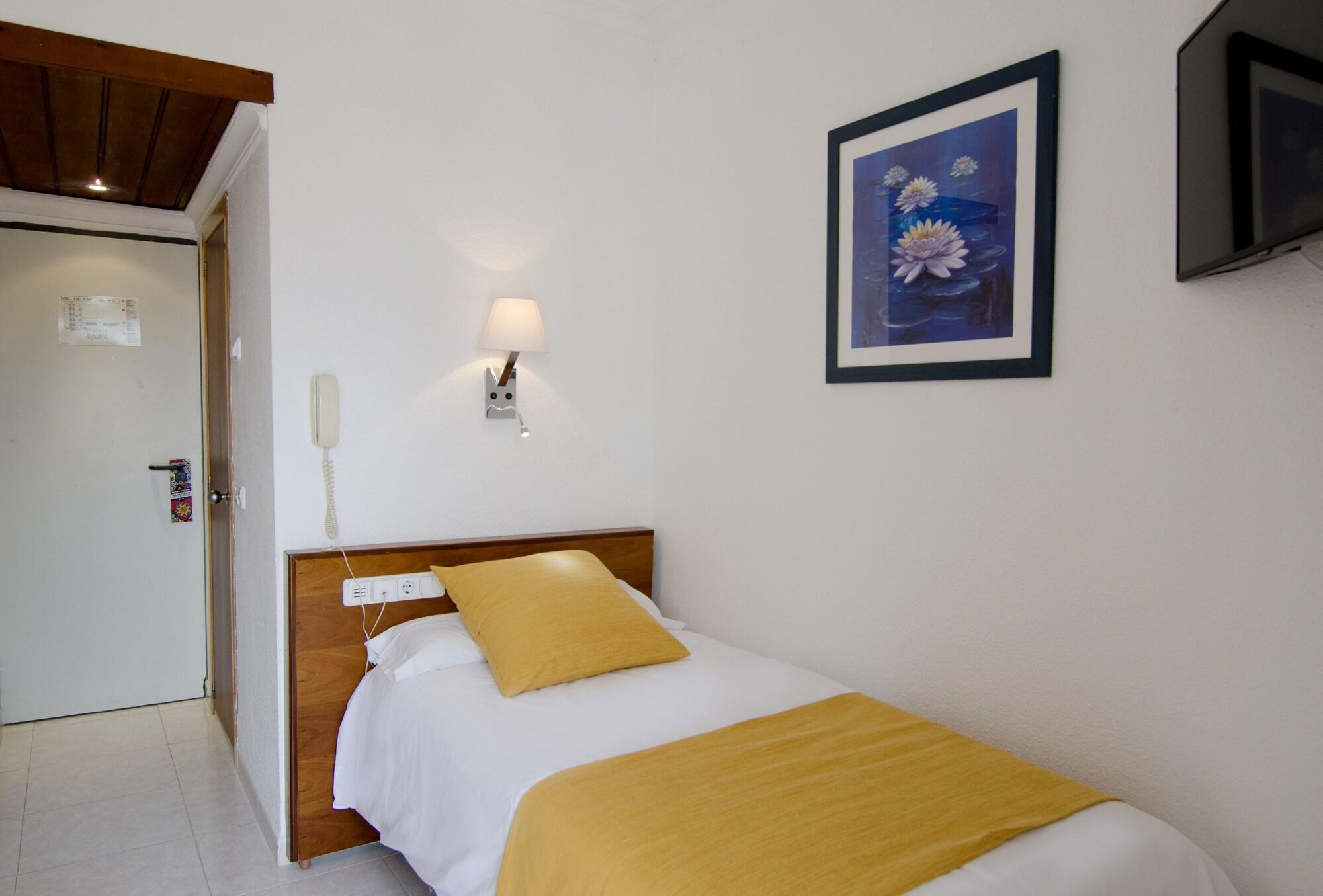 Aparthotel Vibra Bay San Antonio  Bagian luar foto