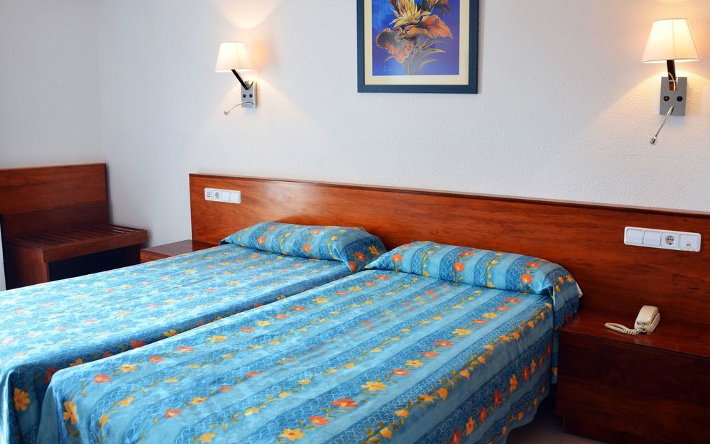 Aparthotel Vibra Bay San Antonio  Bagian luar foto