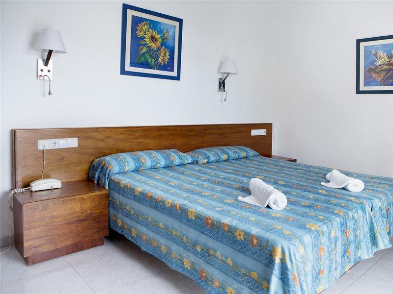 Aparthotel Vibra Bay San Antonio  Bagian luar foto